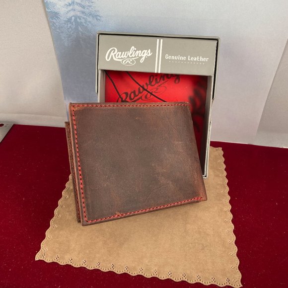 High Grade Debossed Bi-Fold Glove Leather Wallet, 8 Credit Card Slots Cash Slot - Picture 4 of 4